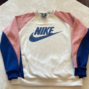 women’s nike crewneck
